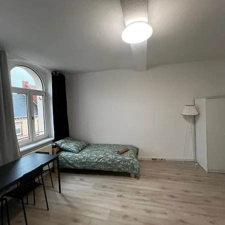 Monteursunterkunft Fuer 7 Personen Мерзебург