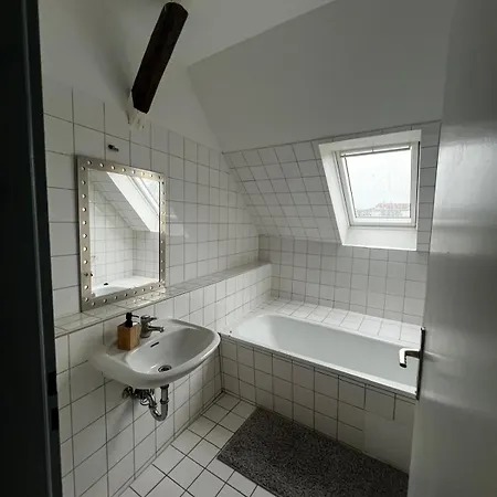 Monteursunterkunft Fuer 7 Personen * Мерзебург